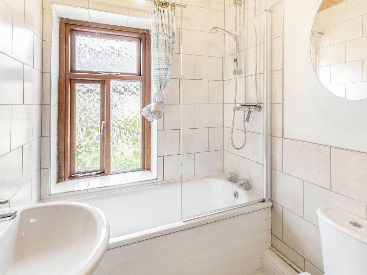 Villa Rosskeen à Tideswell Extérieur photo